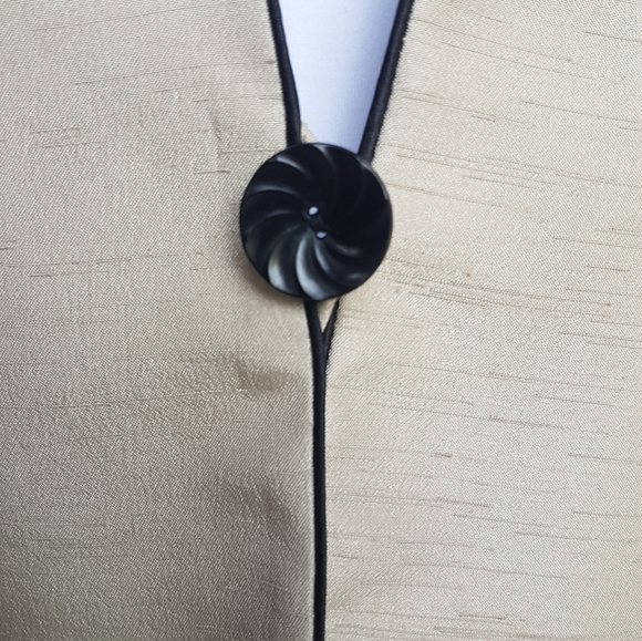 Jacques Vert 3/4 Sleeve Beige Jacket w/ Black Trim - Picture 4 of 6